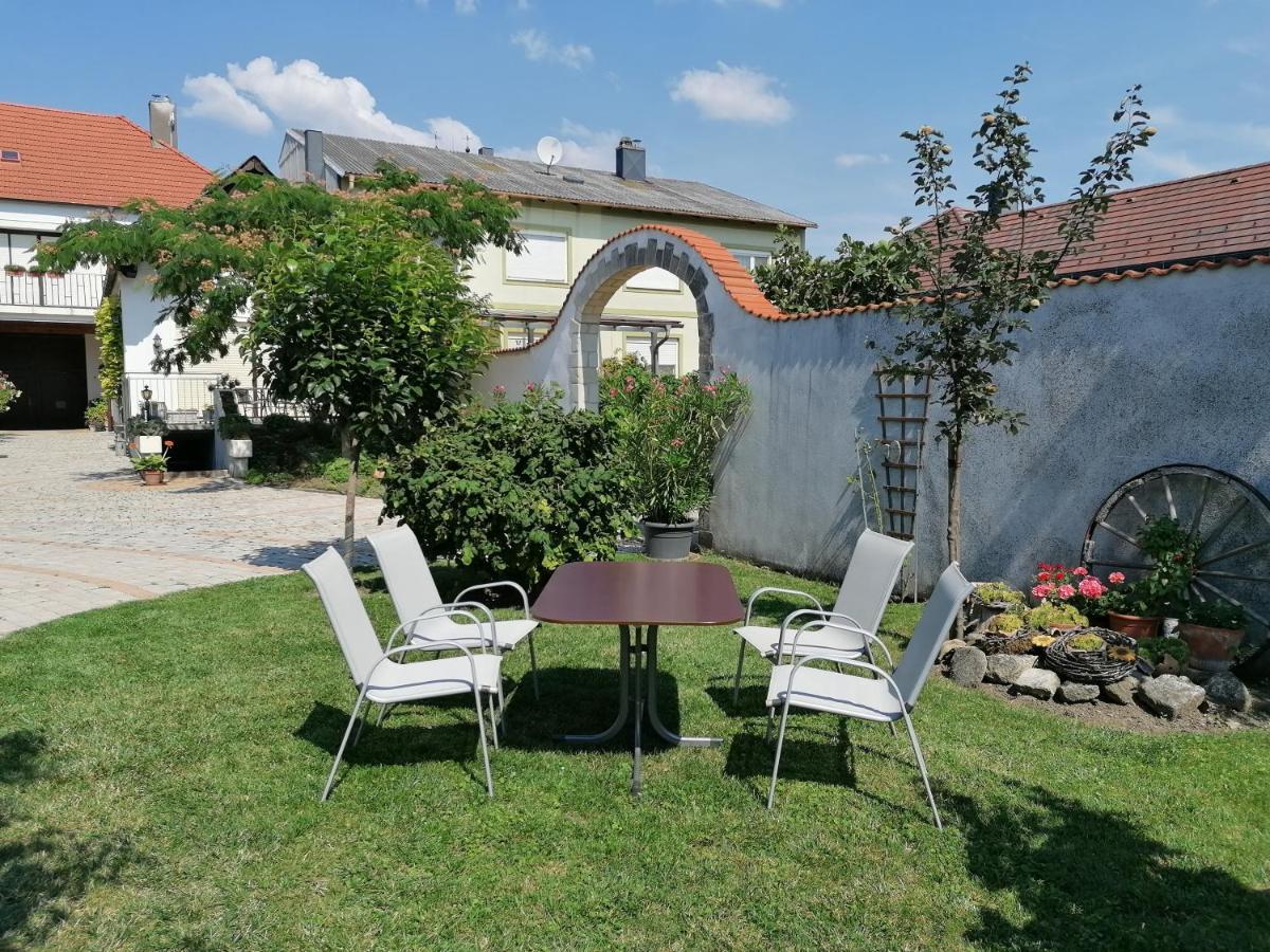 Gaestehaus Anita Breitenbrunn  Zewnętrze zdjęcie