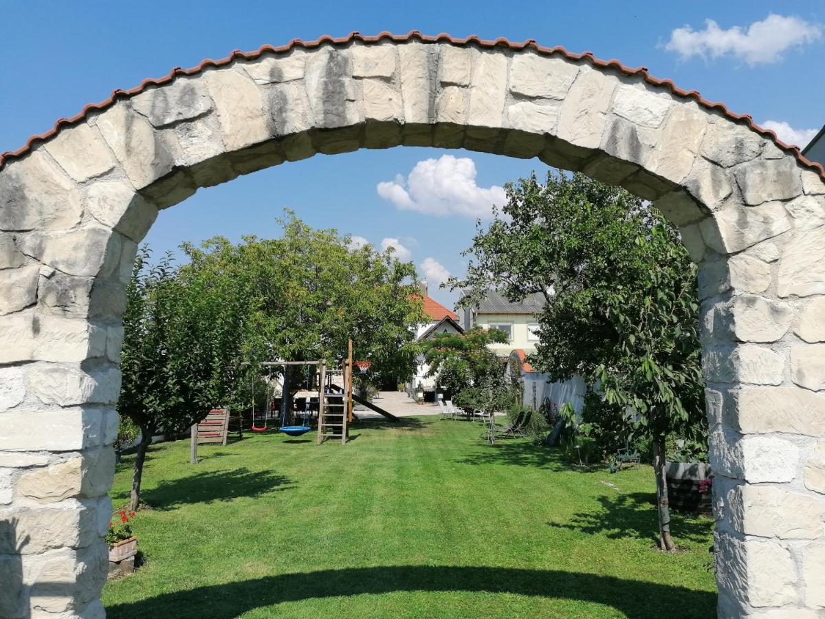 Gaestehaus Anita Breitenbrunn  Zewnętrze zdjęcie